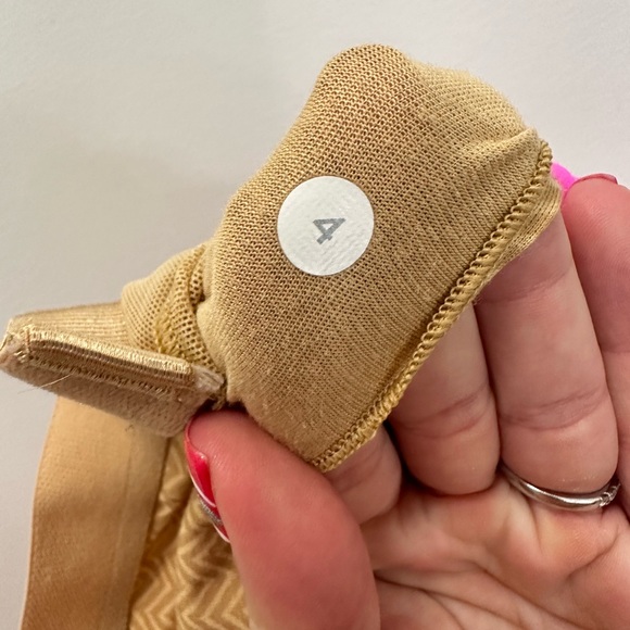 🍋 Pink lululemon scoop me up tank - Picture 7 of 9